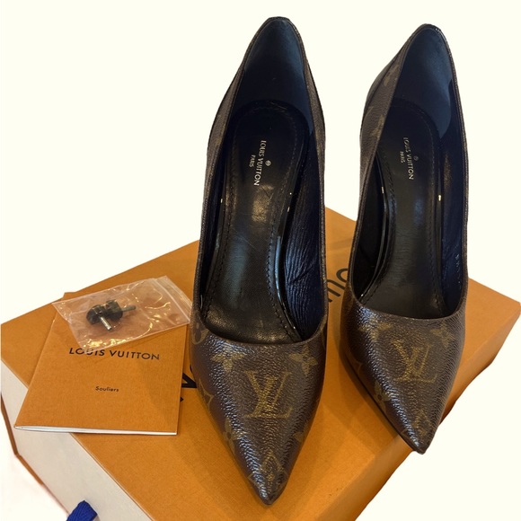 Louis Vuitton Cherie Pump Monogram Leather Heels 100% Authentic, Size 39 1/2 - Picture 1 of 4